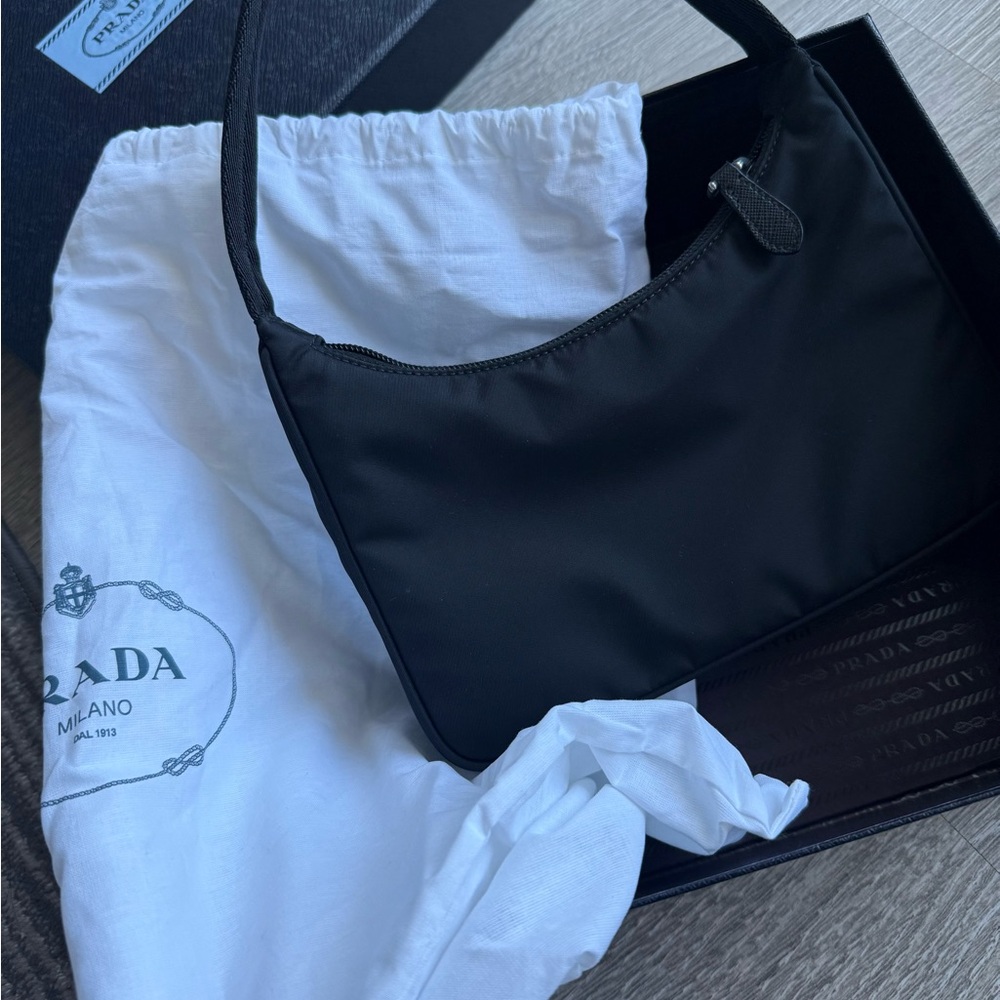 Prada Nylon Re-edition - Picture 3 of 3